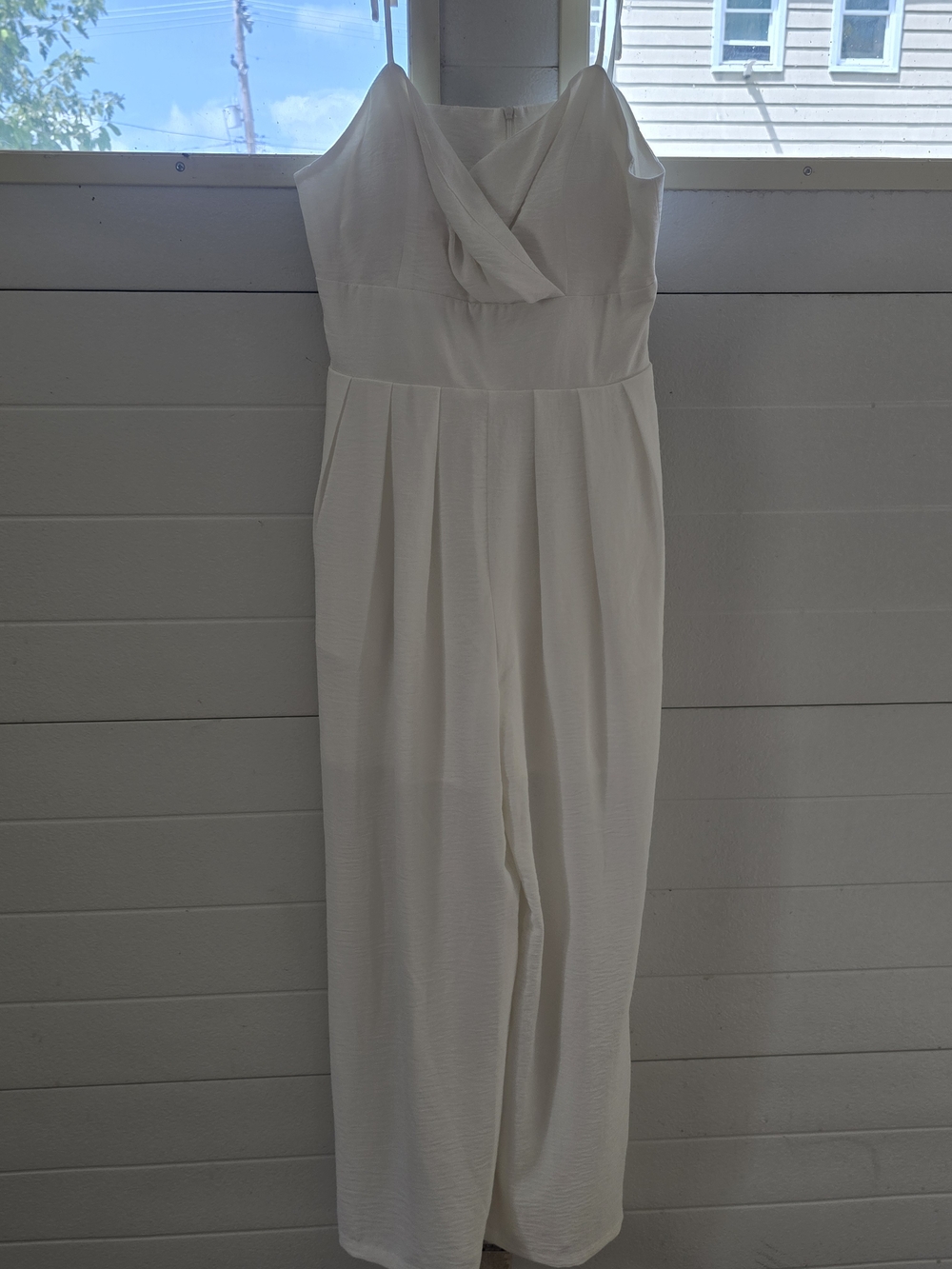 Women’s White Sleeveless Jumpsuit